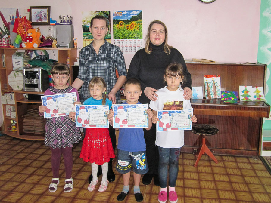в Погарской библиотеке подвели итоги детского конкурса рисунков и поделок